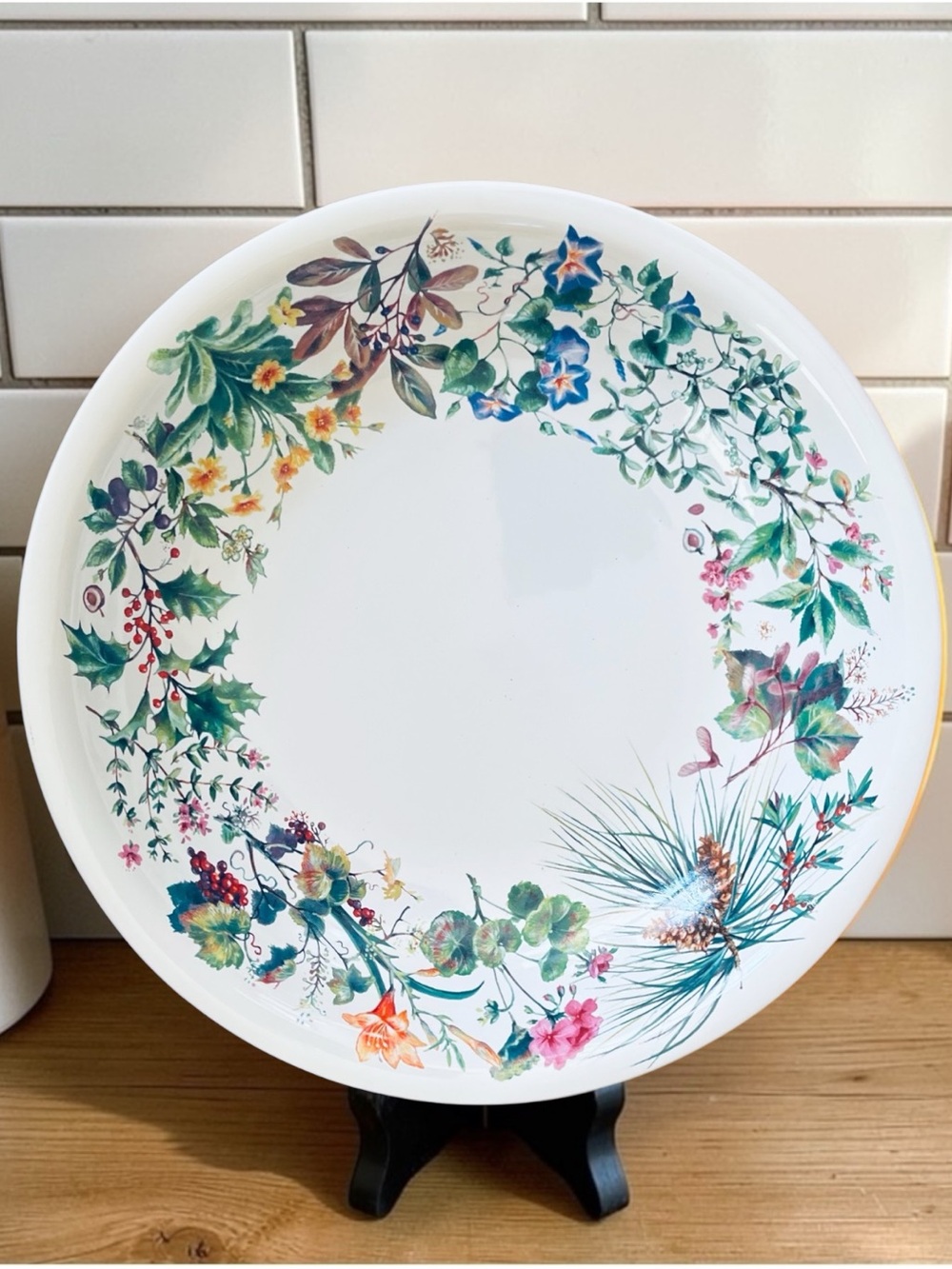 Hallmark Heritage Collection Decorative Four Season Floral
Ceramic Bowl